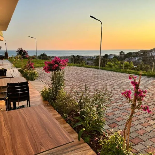 Sol Apartments Albania, хотел в Shetaj