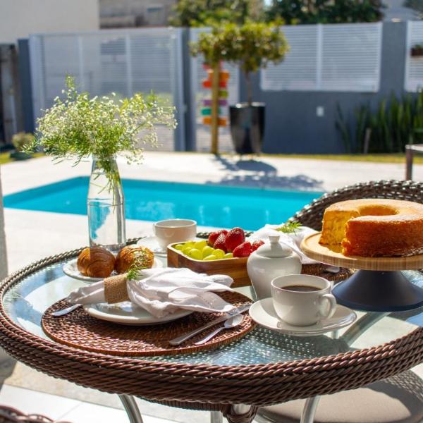 GREY HOUSE Refúgio com Piscina Aquecida a 250 Metros da Praia Até 8 Hóspedes - Foto 5