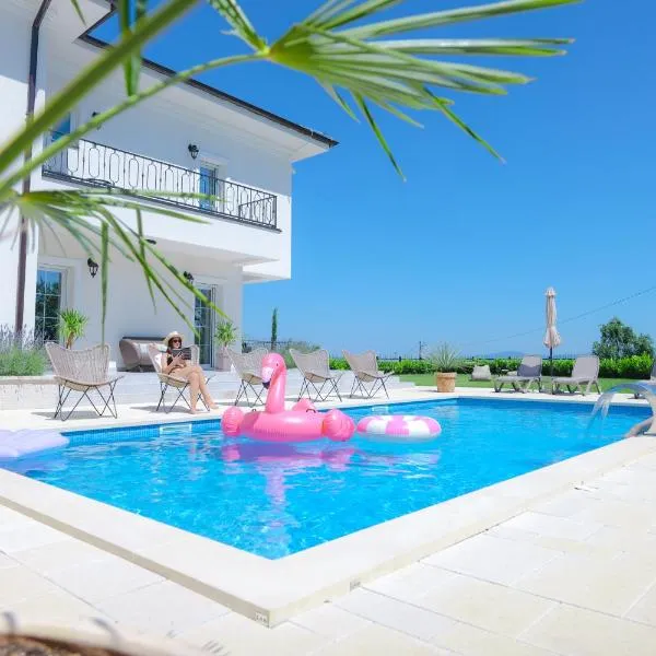 Vila sa bazenom Vrnjačka Idila, hotel in Vrnjačka Banja