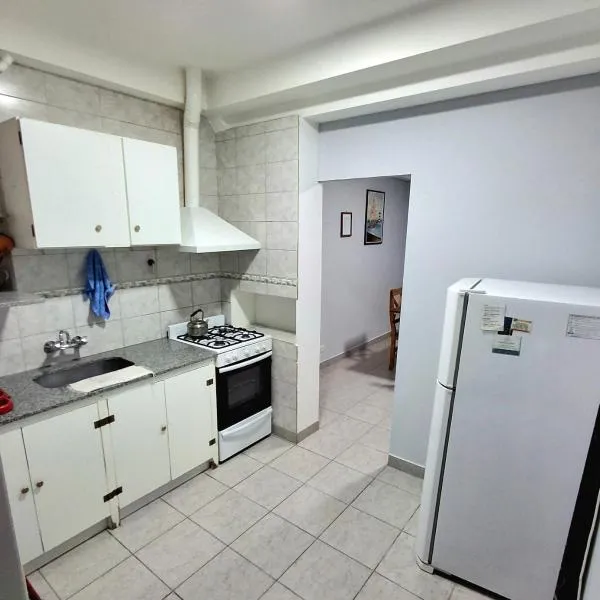 Ayinmai, hotel in Trelew