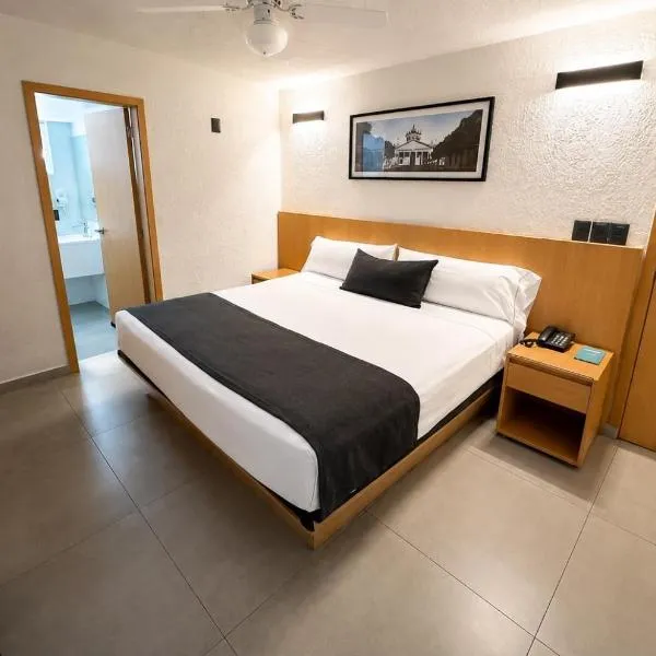 Hotel Emperador centro Guadalajara y Remodelado, hotel en Guadalajara