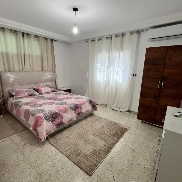 Palmier Residence Appartement S2 proche plage Skanes Monastir, hotel em Monastir