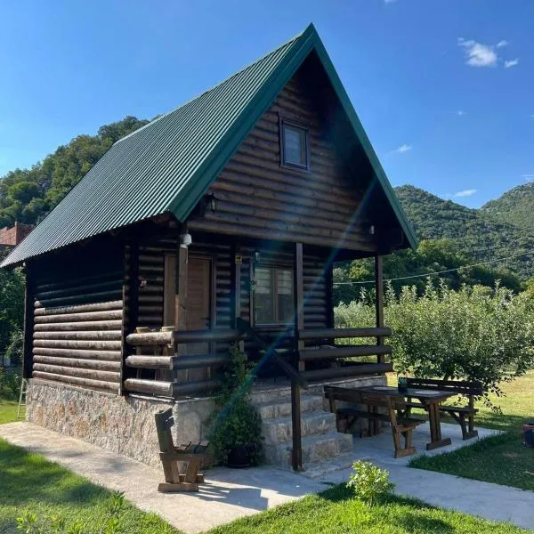 Woodhouse Maja, hotel in Virpazar