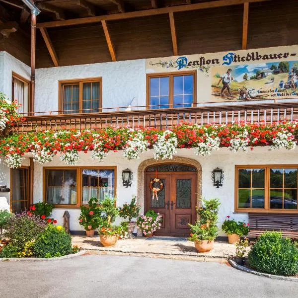 Stiedlbauerhof, hotel v destinaci Seeham