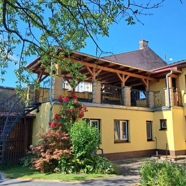Apartmán Moravská brána, s terasou, masážemi a cyklostezkou, hotelli Lipník nad Bečoussa
