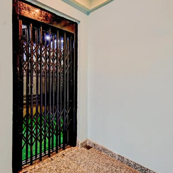 Hotel O Casa Astra, מלון בSalua