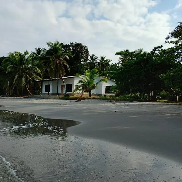 La casa de la playa, Hotel in Necoclí