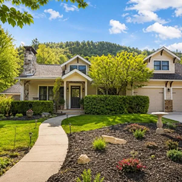 Golden Acres Ranch Hot Tub+Gameroom+Creek & wifi, hotel a Highlands