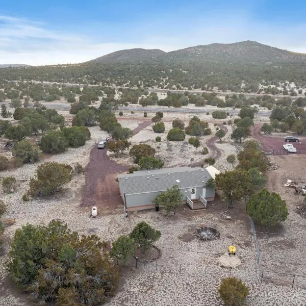 Near GC Train-1Acre-Wifi-Kitchen-King-Parking-Yard, hotel a Williams