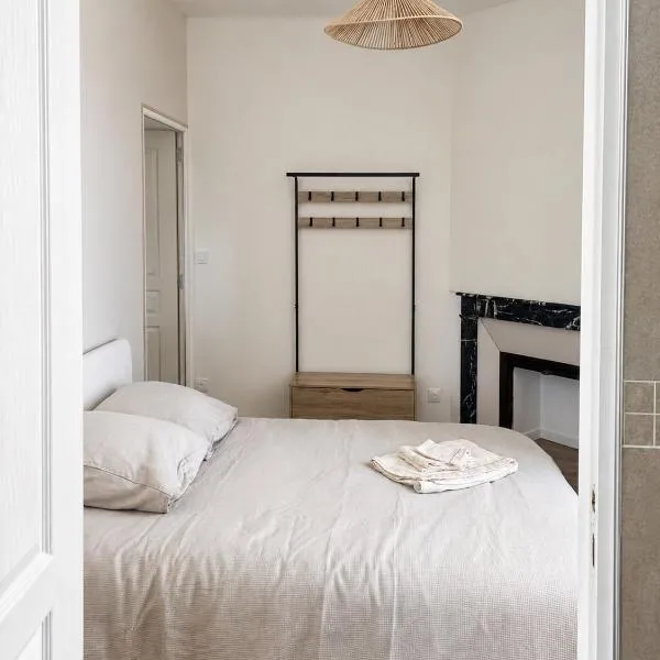 bedroom apartment close to the city center and EMB, hotel en Bourges