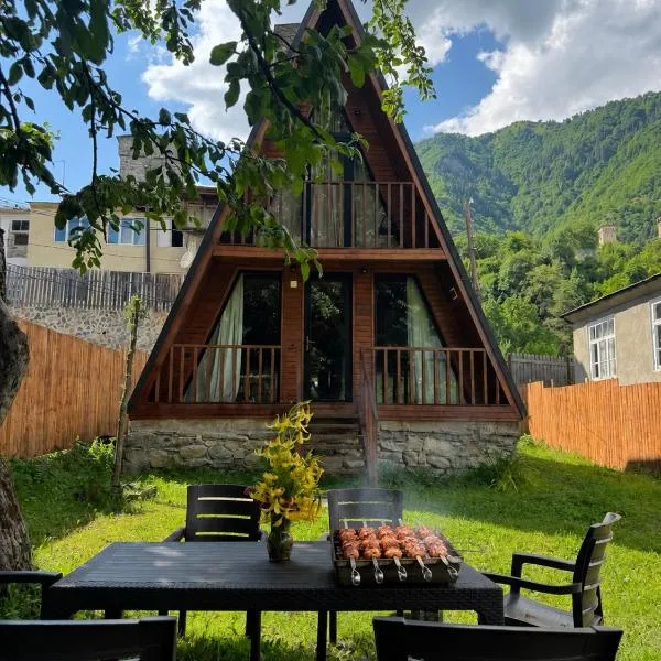 Cozy Cottage JuFu, hotel en Mestia