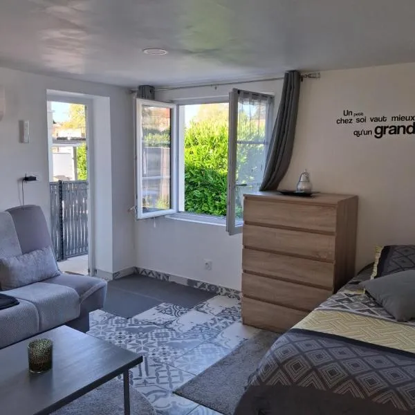 Studio calme climatisé avec borne recharge VE, hotell i Marcilly-sur-Tille
