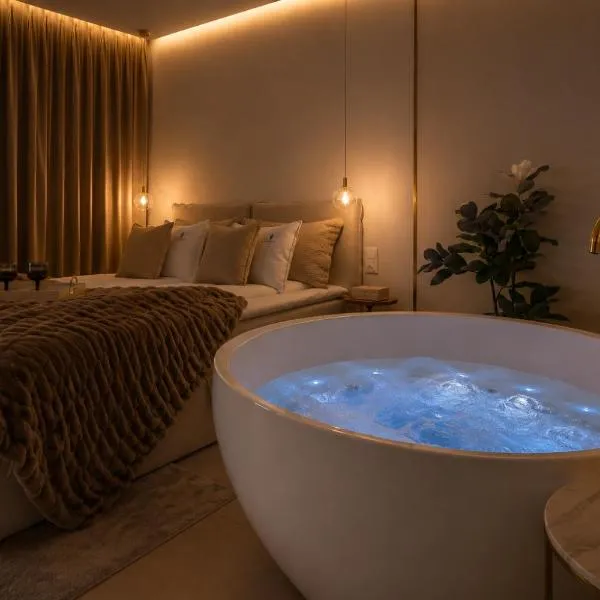 Bubble Love Suites - Jacuzzi in the Room & Parking by Lion Apartments, hotel v Gdansku