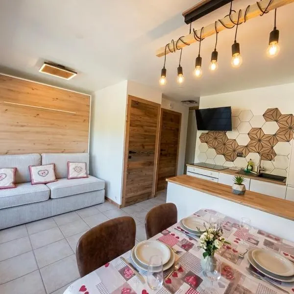 Cozy, village center, hotel u gradu Kontamin Monžoa