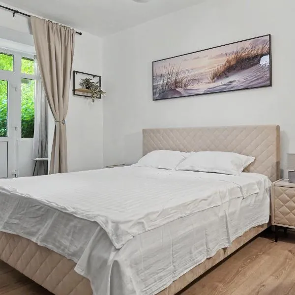 Konstanzer 3 - Spacious 2-Room Apt - Iulius Mall, hotel in Iaşi