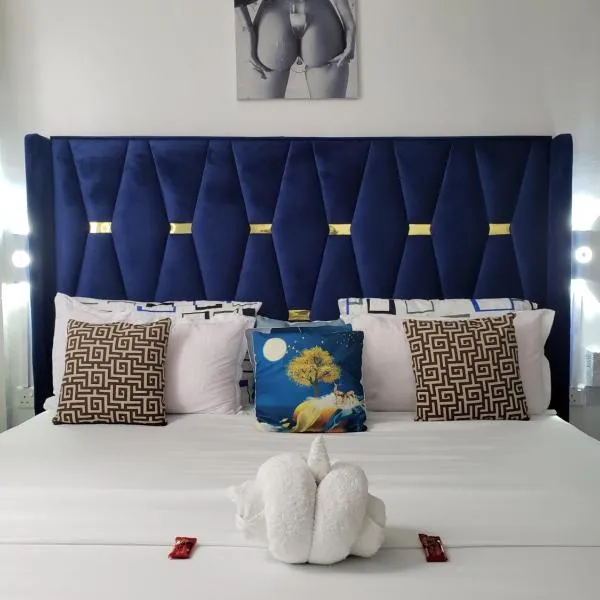 SPACIOUS VIP 1 BEDROOM with ROOFTOP SWIMMING POOL AVAILABLE, hotel din Mtwapa