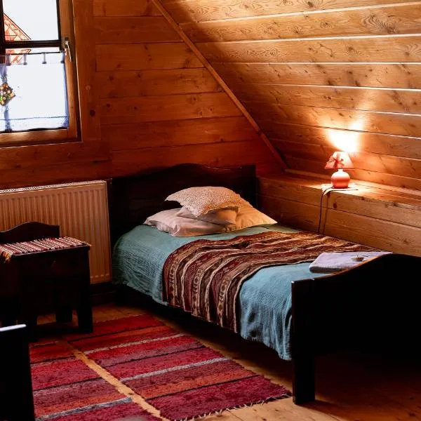 Pokoje Paweł Nie Całkiem Święty, hotel u gradu 'Smerek'