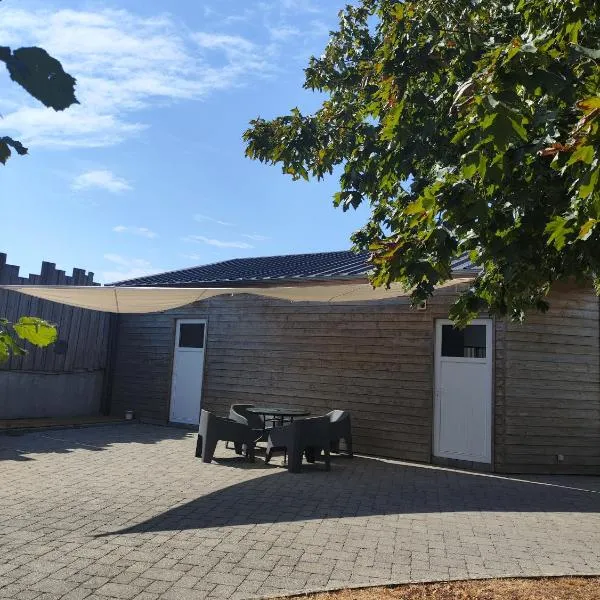 Chalet 38 m2, au calme reposant, près du puy /fou, hotel u gradu 'Saint-Pierre-des-Échaubrognes'