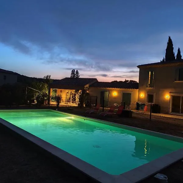 Les demeures du soleil Le Ventoux, hotel v mestu Piolenc