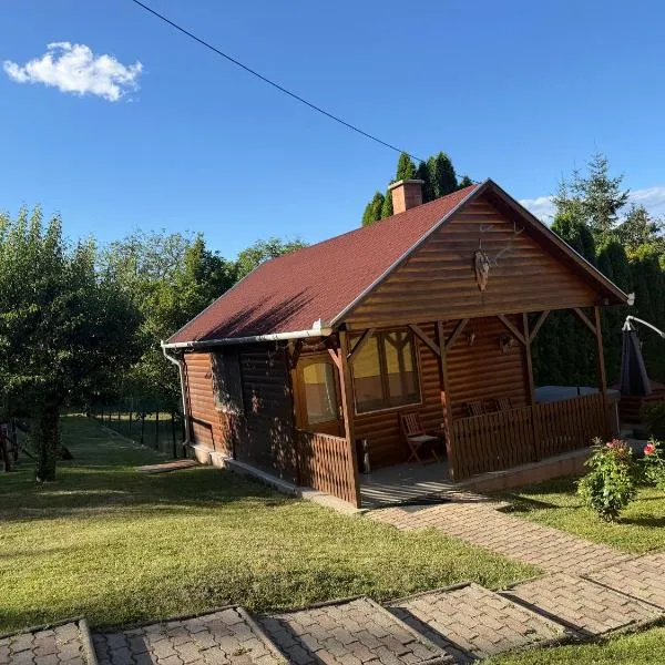 Flóra Apartmanok, hotel u gradu 'Parádsasvár'