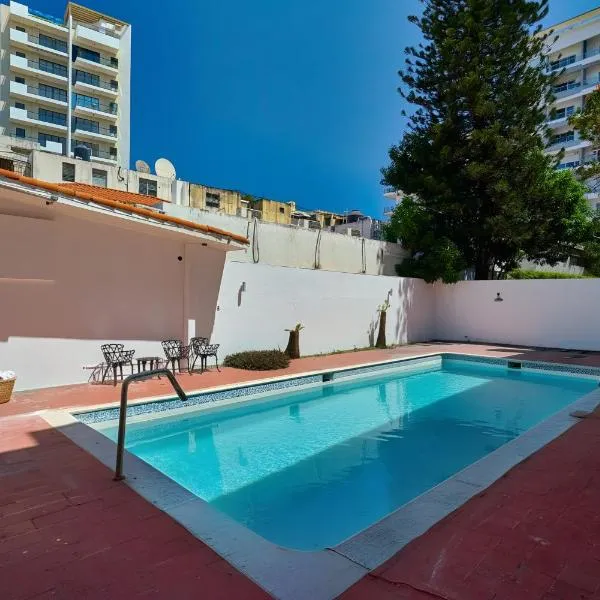 Roy Arias Suites & Residences, hotel en Santo Domingo