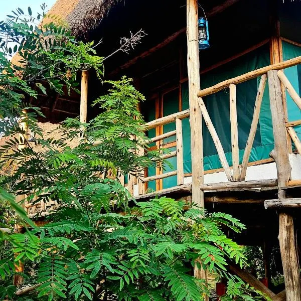 Entale Safari Camp Queen Elizabeth National Park, hotel a Kasese