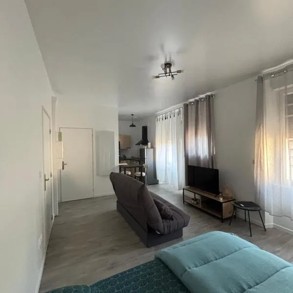Studio dans une bâtisse de charme, hotel v destinaci Tarbes