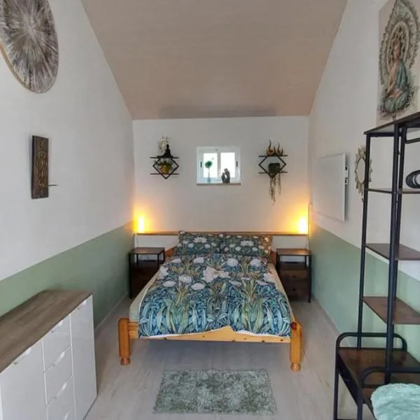 Carma de Madeira Lodge، فندق في بينيلا