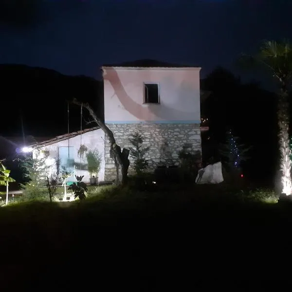 Amisianá에 위치한 호텔 Traditional Stone House near Kavala