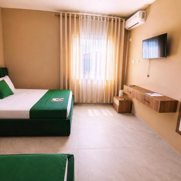 Nova Rooms Velipojë, hotel in Velipojë