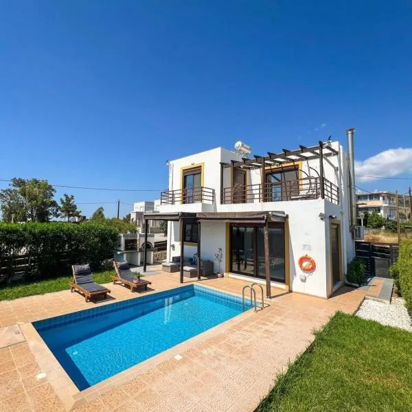 Villa Yellow Butterfly with Private Pool and Sea View near Lindos - Gennadi, hotell sihtkohas Gennadi