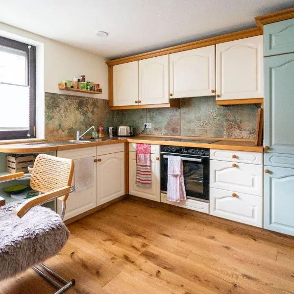 2 Zimmer Monteure Wohnung mit großem Parkplatz, hotel in Merklingen