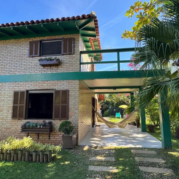 Casa em condomínio na Barra da Ibiraquera, na margem da lagoa