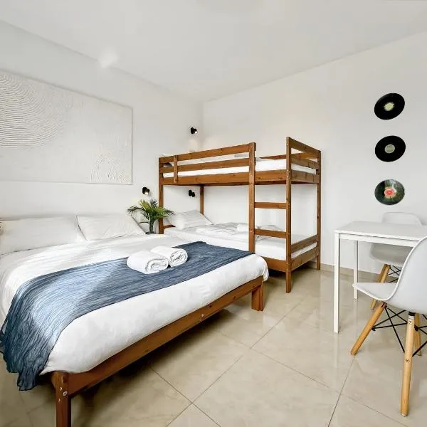 Hatton - 650m do plaży !, hotell i Grzybowo