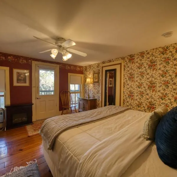 Downtown Primrose Piedmont House: Eureka Springs şehrinde bir otel