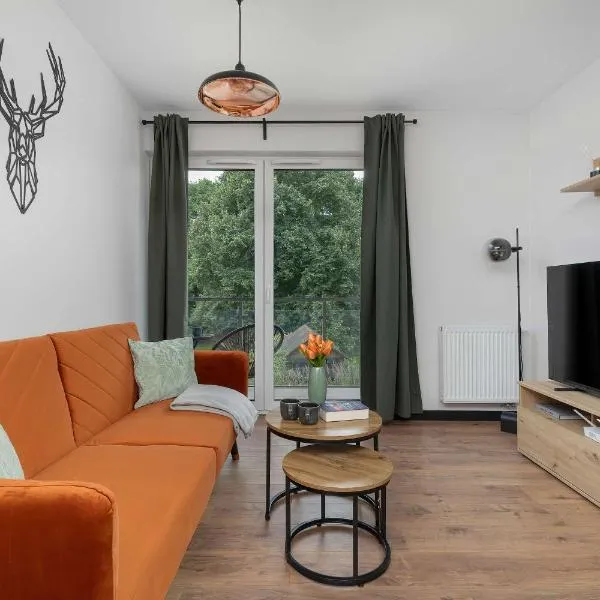 Viesnīca Przytulne Apartamenty Blisko Gór z Balkonem i Parkingiem by Noclegi Renters pilsētā Bystra