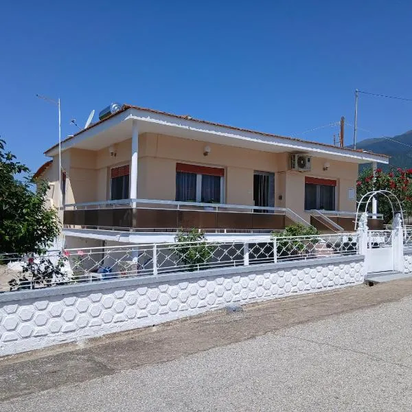 Chrysafenia's House, hotel en Mandrákion