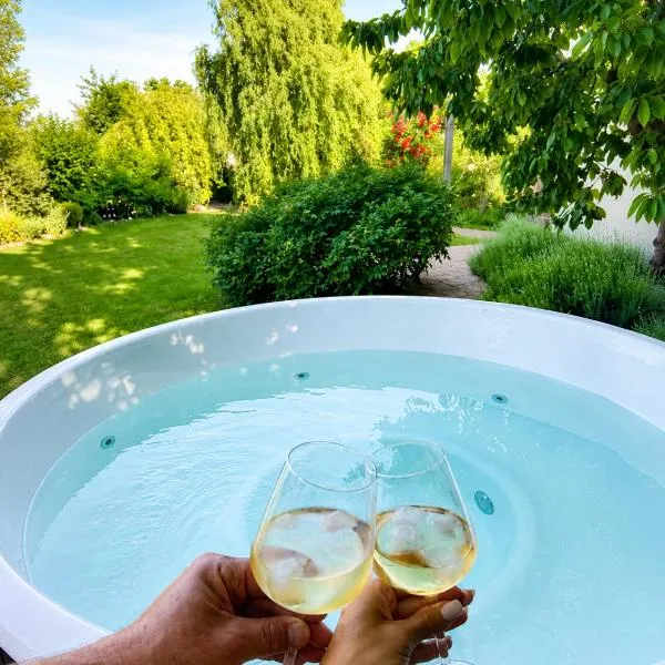 Villa del Grossa Будинок з каміном та чаном на дровах, hotel v destinaci Kuchakiv