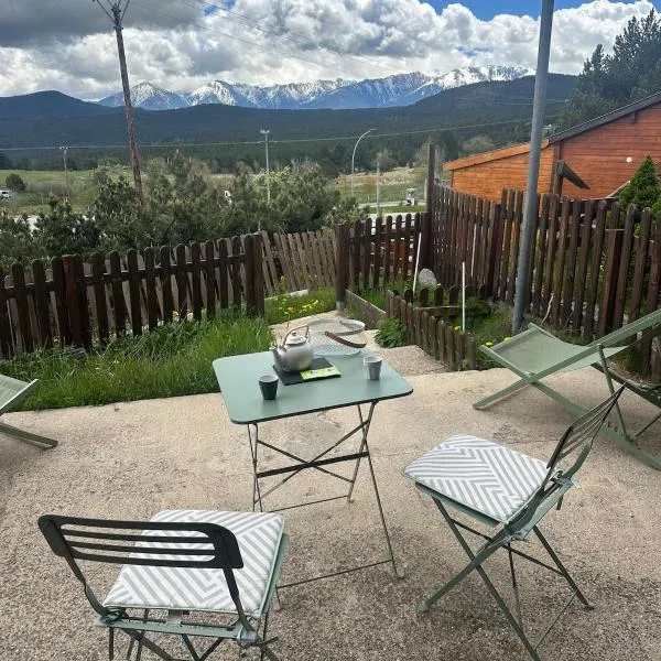 Chalet N5 avec vue – hotel w mieście Les Angles