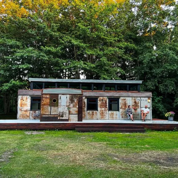 0'Bama - Unique Upcycled Tiny House, מלון בSelgas