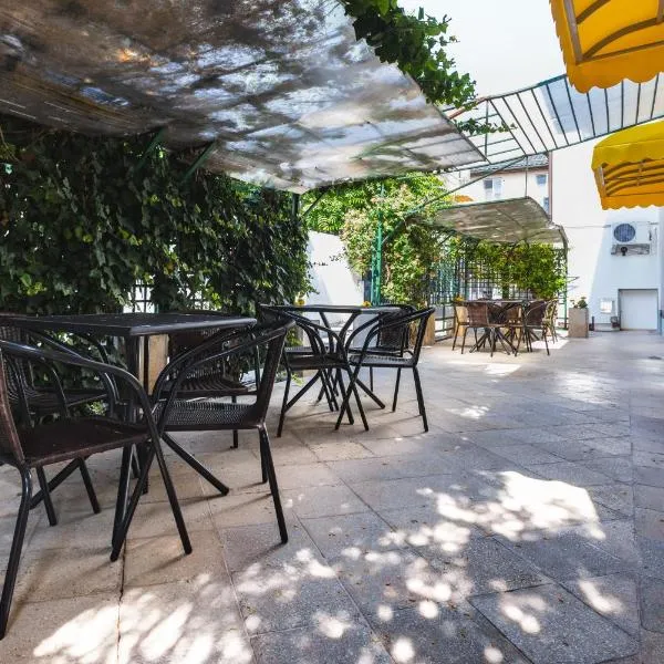 Casa Galbena Paflora Saturn: Saturn şehrinde bir otel