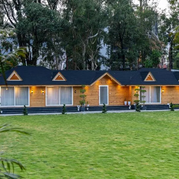 Alora in the Hills Pet-friendly with Shared Garden, Pergola Lounge, & TT Table