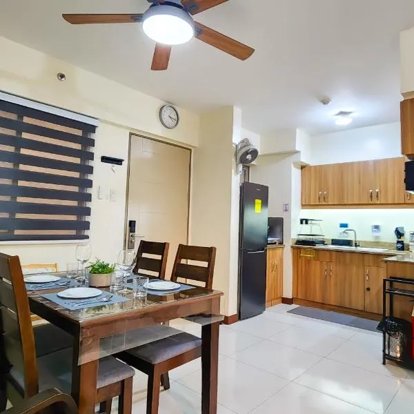 2BR Fully Air-Conditioned Staycation with Parking, Hotel in Manila
