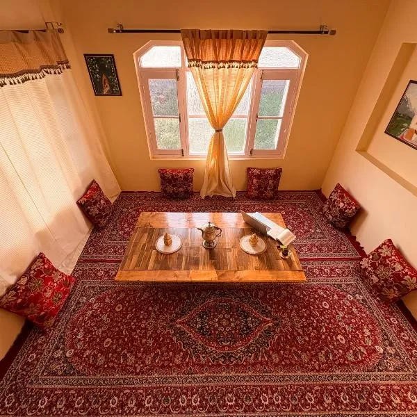 Sonzal Heritage Flat - Private for Couples, hotel Szrínagarban