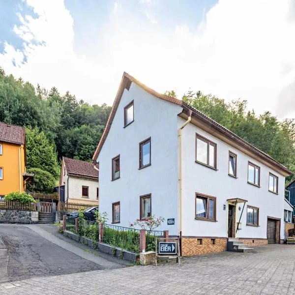 Ferienhaus am Waldrand, hotel en Seligenthal