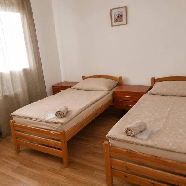 Sleep & Go Czech Republic - Kralupy nad Vltavou, khách sạn ở Mikovice