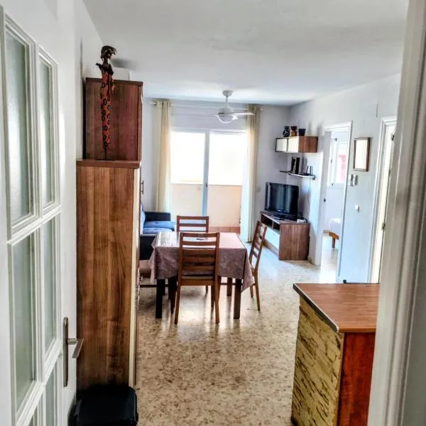 Apartamento con piscina a 200 metros de la playa, hotel u gradu Roketas de Mar