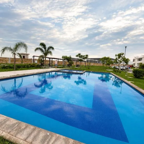 Casa Moderna Cerca Aeropuerto y Arena VFG, hotel El Saltóban