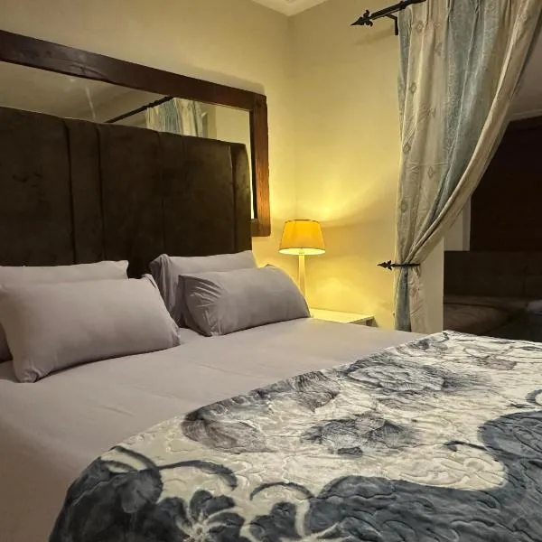 Garden Retreat Quaint Pool Side Apartment، فندق في Monte Vista