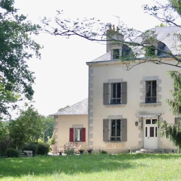 Demeure Les ragottières, hotel in Le Plessis